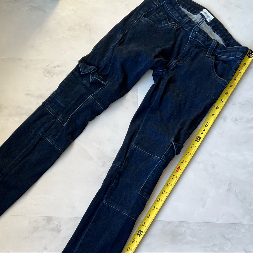 Hudson jeans, skinny, dark wash, cargo style in size 24.